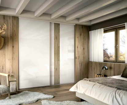 Un vestidor lineal en el dormitorio (ambiente Cabaña)