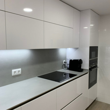 cocina blanca moderna