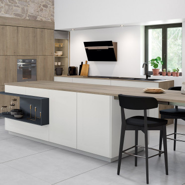 Cocina Ambiente ESCAPADA Fenix blanco Kos en forma lineal con isla LM