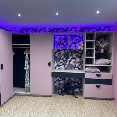 Dressing sur-mesure rose et noir a Cahors