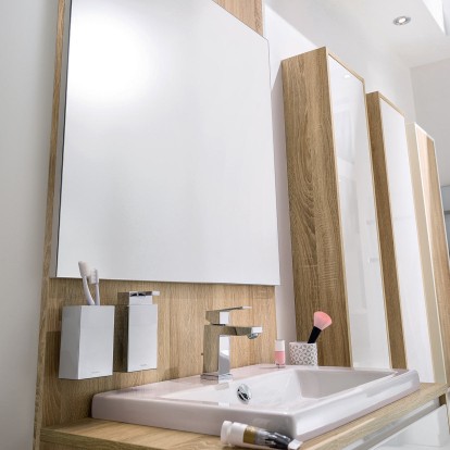 salle de bain bois miroir cadre bois