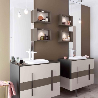 cuarto de baño beis y de madera Colores de las paredes