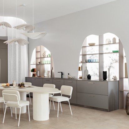 cocina gris y blanca ambiente simbiotico