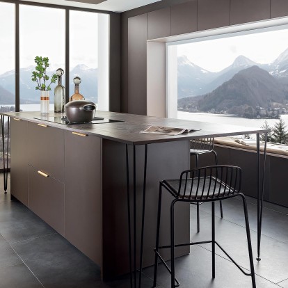 Mobalpa-ambiance-graphique-cuisine-de-luxe-ilot-central
