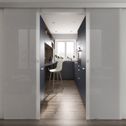 cuisine noire portes blanches