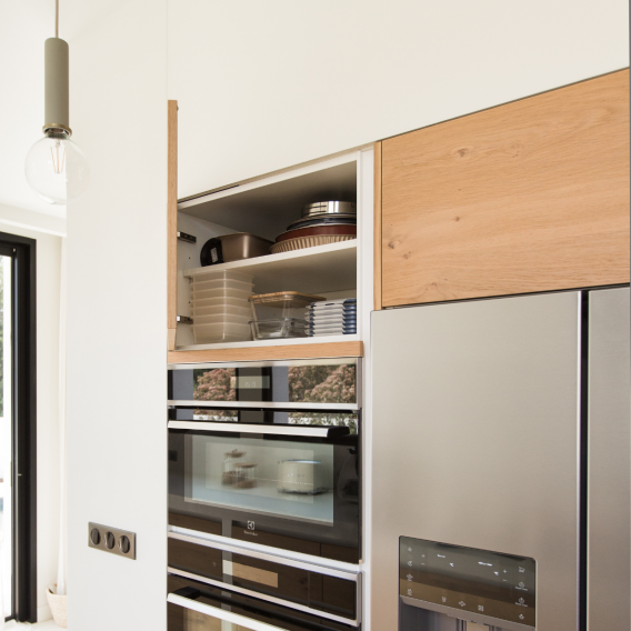 Visual 06 Result: an organized and pleasant kitchen