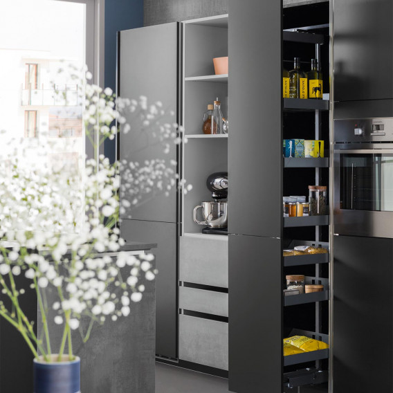 mobalpa-Kitchen visual 03 Enjoy large storage capacity with pull-out tall units