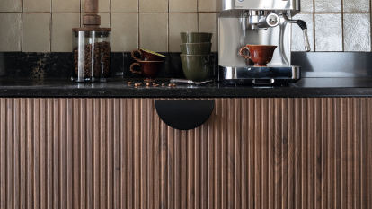 Les meubles en bois s'invitent en cuisine