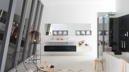 salle de bains marbre blanc avec baignoire
